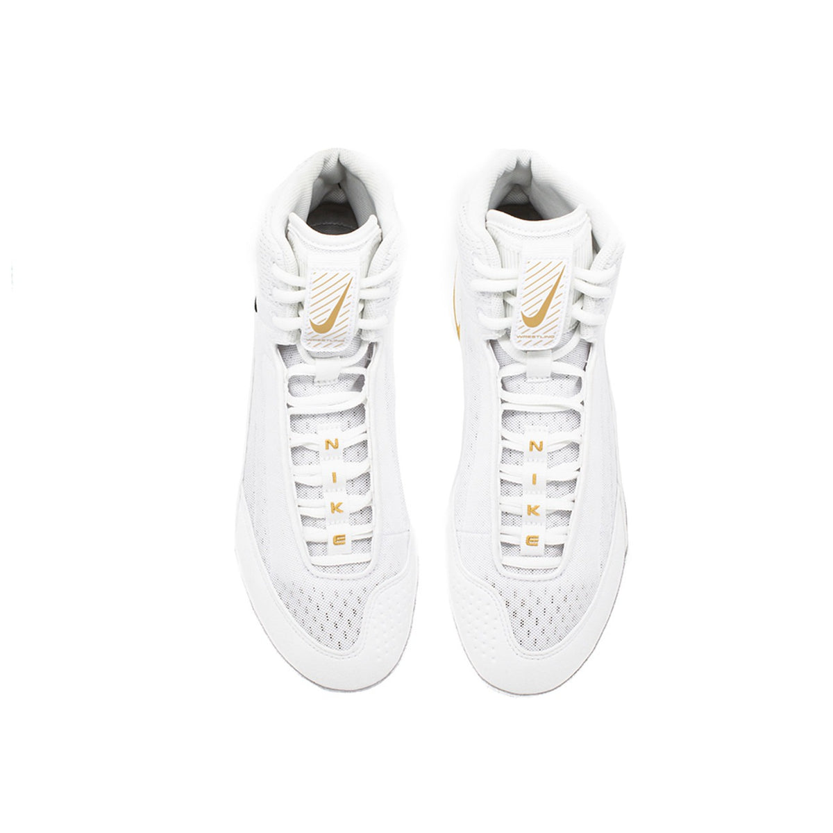Mit ihrem leichten Mesh-Obermaterial und der Gum-Gummi-Sohle sind die Nike Inflict 4 optimal für schnelles Footwork, Grappling-Techniken und dynamisches Ringen. Ein hochwertiger Schuh für ernsthaftes Kampfsport-Training.