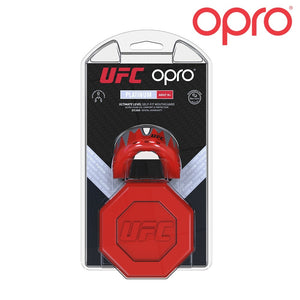 Der OPRO UFC Platinum Fangz Zahnschutz in Rot/Silber von Phantom Athletics bietet eine rutschfeste Außensohle für sicheren Stand und präzise Bewegungen auf jeder Ringoberfläche.