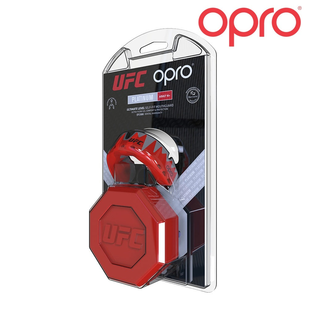 Der OPRO UFC Platinum Fangz Zahnschutz in Rot/Silber von Phantom Athletics ist BPA- und latexfrei und eignet sich für alle Kontaktsportarten. Er bietet maximalen Schutz bei gleichzeitig hohem Tragekomfort.