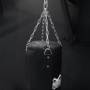 Mit dem gefüllten Muay Thai Heavy Bag trainierst du klassische Thaibox-Techniken wie Push Kicks, Low Kicks und Ellbogenkombinationen effektiv. Ein Muss für jedes professionelle Kampfsporttraining.