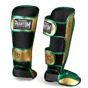Premium Kampfsport‑Schienbeinschützer von Phantom Athletics im auffälligen Mexico‑Design, ideal für harte Trainingseinheiten, Techniktraining und Sparring. Die stabilen Klettverschlüsse und strapazierfähige Verarbeitung bieten sicheren Halt sowie langlebigen Schutz für Schienbein und Spann.