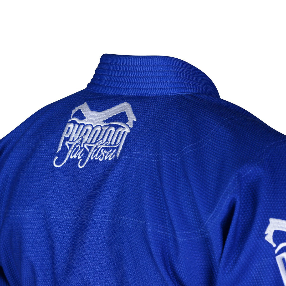 Hochwertiger blauer BJJ Gi mit klassischem Design und moderner Funktionalität – für Einsteiger und erfahrene BJJ-Athleten geeignet. Langlebig, bequem und auf höchste Performance ausgelegt.