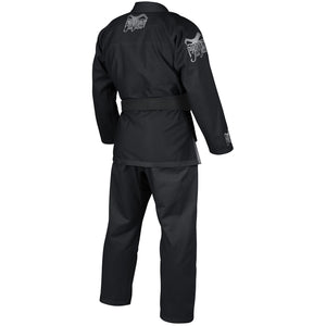 Phantom Athletics BJJ Gi in Schwarz aus der Tactic 2.0 Kollektion – gefertigt für intensive Grappling-Einheiten. Verstärkte Nähte sorgen für Langlebigkeit und Sicherheit bei jedem Roll.