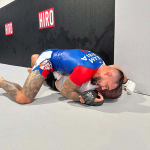 Phantom Athletics Team Serbia Rashguard – strapazierfähiges Shirt für intensives Kampfsporttraining.