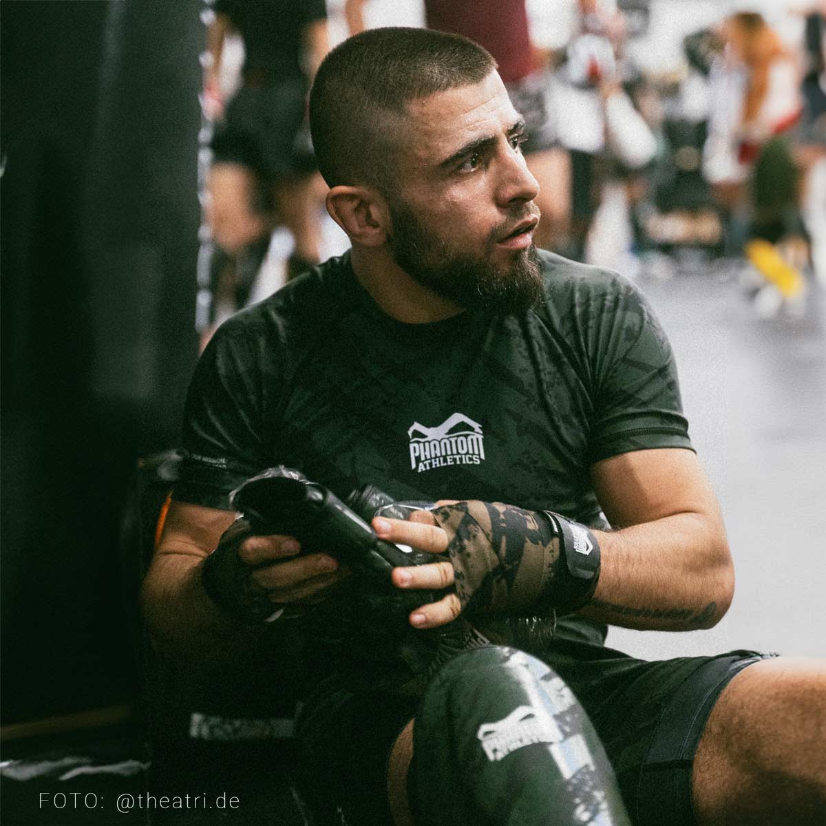 Handwraps Camo Tiger von Phantom Athletics, ideal für Boxen, MMA und Kampfsporttraining. Strapazierfähiges Material bietet optimalen Schutz und Stabilität für Hände und Handgelenke.