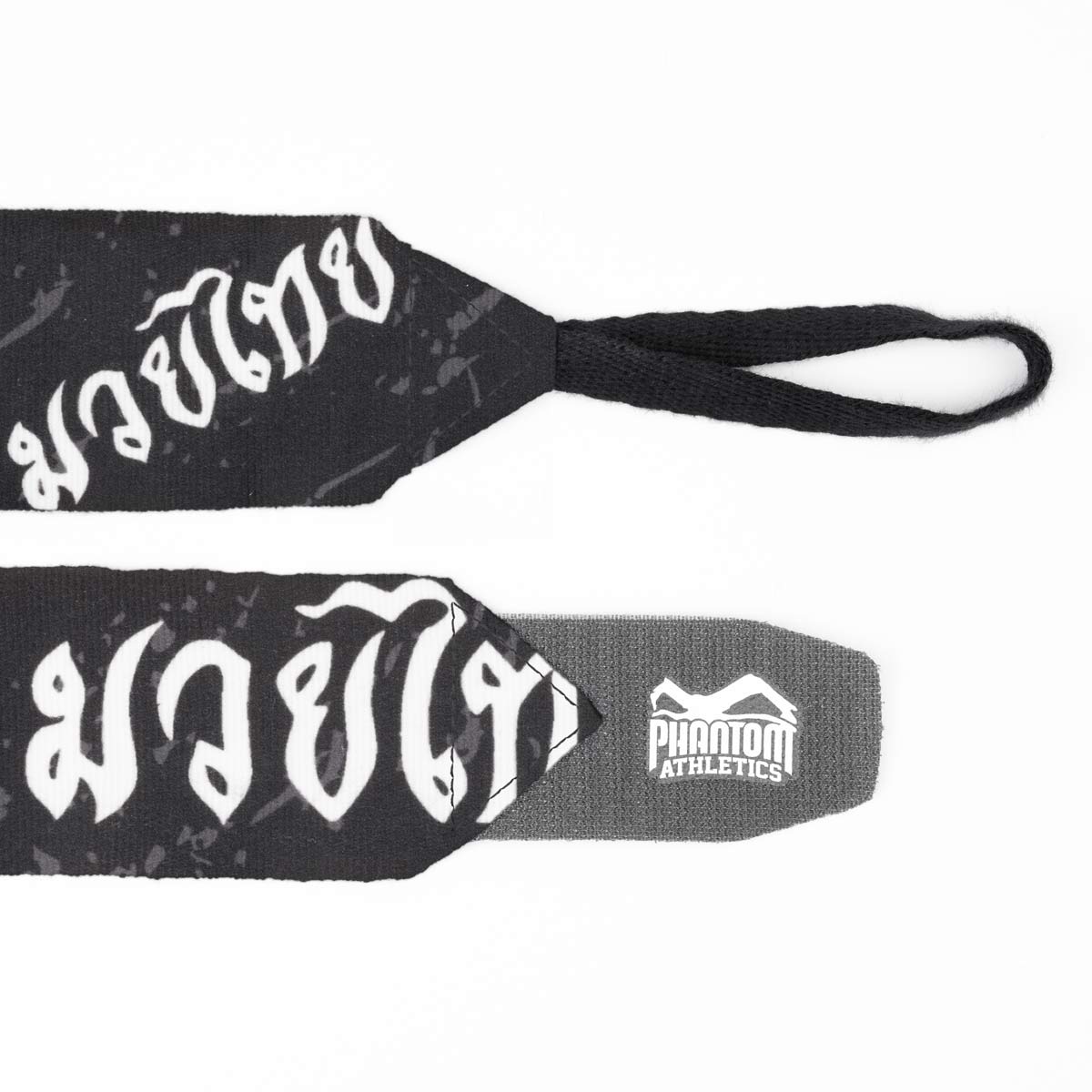 Die Muay Thai Boxbandagen von Phantom Athletics wurden speziell für den Einsatz im Kampfsport entwickelt. Sie bieten stabilen Halt für Handgelenke und Knöchel – ideal für Muay Thai, Boxen, K1 und MMA.