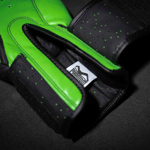 Die Galaxy Boxhandschuhe sind aus veganen, strapazierfähigen Materialien gefertigt, die selbst bei intensiver Nutzung im Kampfsport lange halten. Perfekt für Boxen und Kickboxen, bieten sie eine nachhaltige und langlebige Lösung für ambitionierte Athleten.