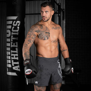 Schwarze Phantom Athletics BG1 Boxhandschuhe – langlebige Qualität für Boxen, Muay Thai, Kickboxen und MMA.