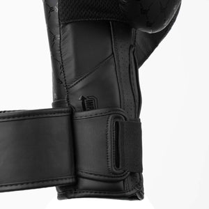 Mit robustem Design und stabiler Polsterung sind die Phantom Athletics ELITE Black Handschuhe ideal für intensives Training und Sparring im Kampfsportbereich.