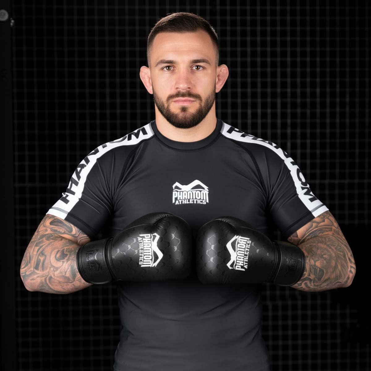 Phantom Athletics Boxing Gloves Elite Black mit mehrschichtiger Polsterung für effektive Stoßdämpfung und Schutz beim Box‑Training und Sparring.