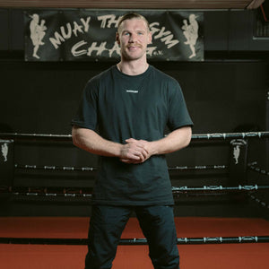 Phantom Athletics Oversize Superior Shirt Schwarz – modernes Design für Kampfsportenthusiasten.