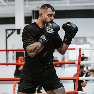 Phantom Athletics Boxhandschuhe „Mexico Black“ – klassisches Design mit ergonomischer Passform für präzises Techniktraining.