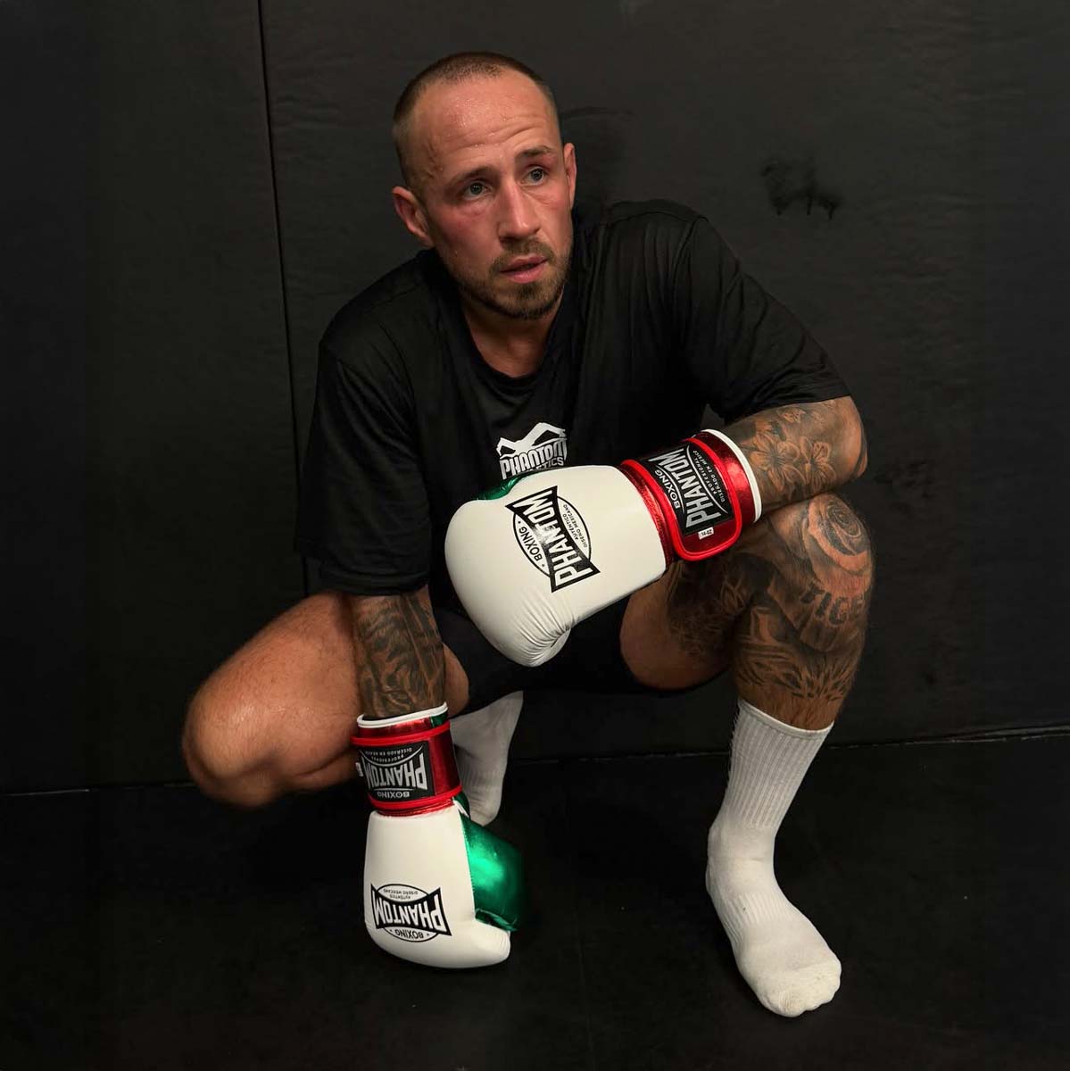 Authentisch designte Phantom “Mexico” Boxhandschuhe: Hochwertige Polsterung schützt deine Hände und steigert die Performance in MMA, Boxen oder Kickboxen.