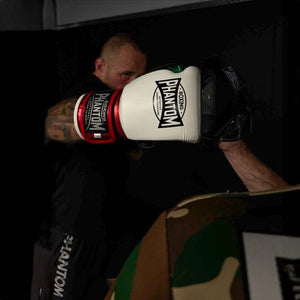 Phantom Boxing Gloves “Mexico” mit traditionellem Flair: Die Farbkombination aus Grün, Weiß und Rot setzt ein Statement – perfekt für Techniktraining und Sparring.