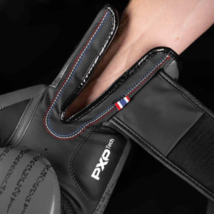 Robuste Boxhandschuhe in Grau von Phantom Athletics, ideal für intensives Training und Wettkämpfe im Muay Thai und Kickboxen.