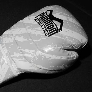 Diese Phantom Athletics Boxhandschuhe wurden für anspruchsvolle Kämpfer entwickelt, die im Training und Wettkampf auf bestes Equipment setzen. Sie bieten dir Schutz, Stabilität und langanhaltenden Tragekomfort.