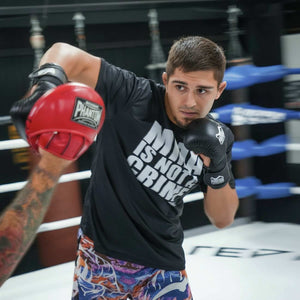 Phantom Athletics Focus Pads „Mexico Red“ – robustes Kunstleder mit dreilagiger Polsterung für optimale Schlagdämpfung und Komfort.