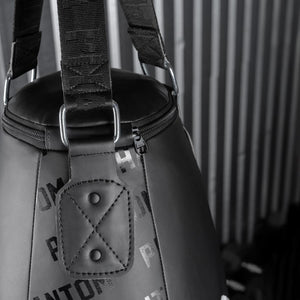 Dieser Phantom Athletics Boxsack ist optimal für Kampfsportler, die an ihrer Schlagkraft und Kontrolle arbeiten möchten. Die hochwertige Verarbeitung garantiert lange Haltbarkeit bei intensiven Trainingseinheiten.