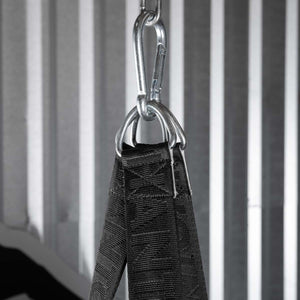 Der Bodyshot Boxsack von Phantom Athletics eignet sich hervorragend für das tägliche Technik- und Krafttraining. Seine stoßdämpfende Füllung reduziert die Belastung auf Handgelenke und Gelenke bei intensiven Workouts.