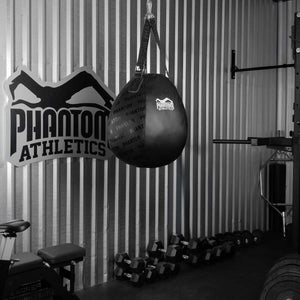 Dieser gefüllte Boxsack von Phantom Athletics überzeugt durch seine stoßabsorbierende Füllung und stabile Aufhängung – für ein realistisches Kampfsport-Workout wie im Gym.