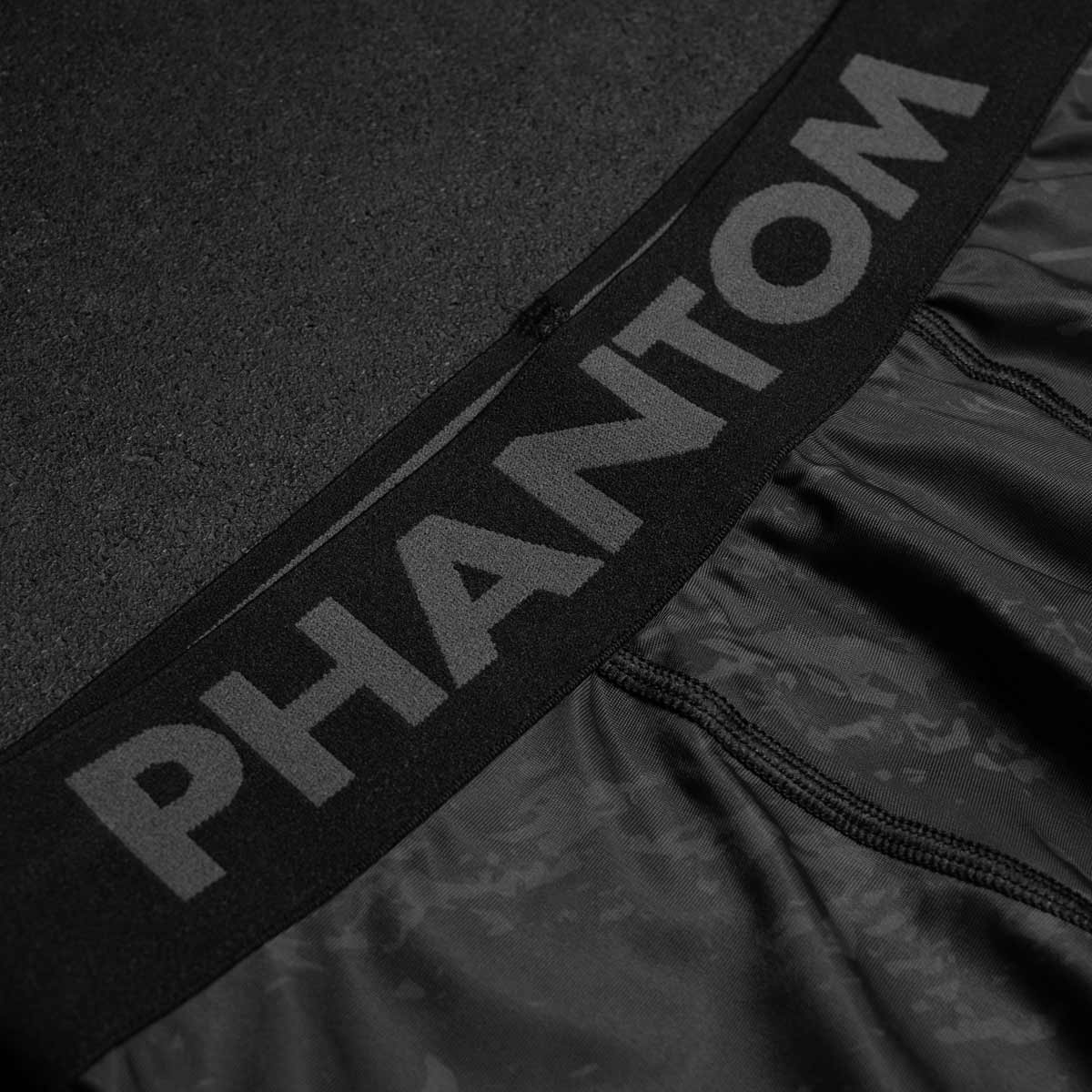 Phantom Compression Tights im Muay Thai Design für Kampfsport Training und Wettkampf. Mit thailändischem Design und Sak Yant Grafiken. Mit dickem Bund für ein angenehmes Tragegefühl.