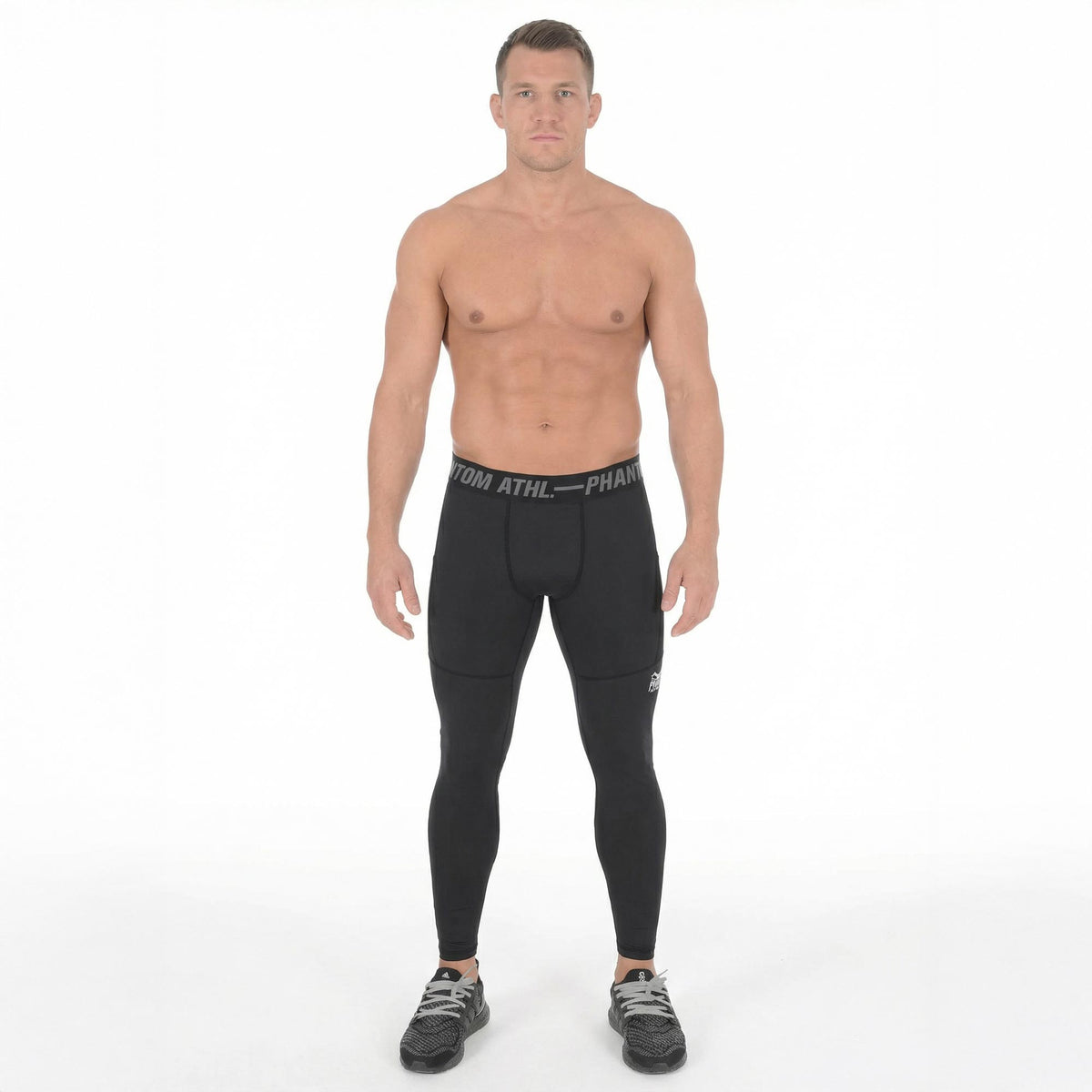 Hochwertige Phantom Athletics Tights Tactic mit ergonomischer Passform, ideal für intensives MMA‑, Jiu‑Jitsu‑ und Grappling‑Training im Gym aus atmungsaktivem, elastischem Material für optimale Bewegungsfreiheit und Komfort. Die eng anliegende Tight unterstützt dich bei Technik‑, Kraft‑ und Sparring‑Einheiten und reduziert Hautreibung auf der Matte. Ein Premium‑Trainingsteil für ambitionierte Kampfsportler.