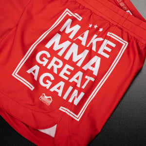 Phantom Fightshorts Fusion-R mit ergonomischem Schnitt und elastischem Bund. Das Design „Make MMA Great Again“ vereint Funktionalität und Stil für MMA-Training und Wettkämpfe.