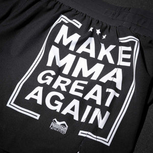 Die Phantom Athletics Fightshorts Fusion-R – Make MMA Great Again Black setzen mit ihrem starken Slogan ein klares Zeichen im Kampfsport. Ob MMA, Grappling, No-Gi oder Kickboxen – diese Shorts verbinden funktionellen Schnitt, Bewegungsfreiheit und markantes Design für anspruchsvolle Kämpfer.