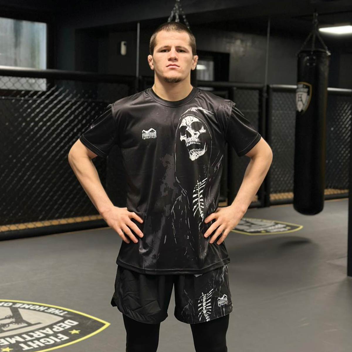 Hochwertige Kampfsport‑Shorts von Phantom Athletics für intensives Muay Thai, Grappling und Wettkampf‑Training mit optimaler Bewegungsfreiheit.