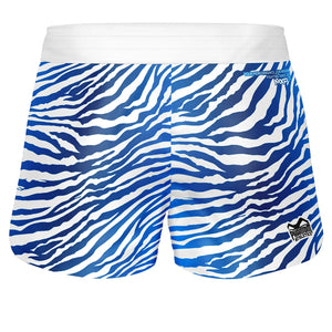 Mit ihrem einzigartigen „Blue Tiger“ Look sind diese Phantom Athletics Fightshorts ein echter Hingucker im Gym. Das strapazierfähige Material hält auch intensiven Sparrings stand und sorgt für langanhaltenden Tragekomfort.