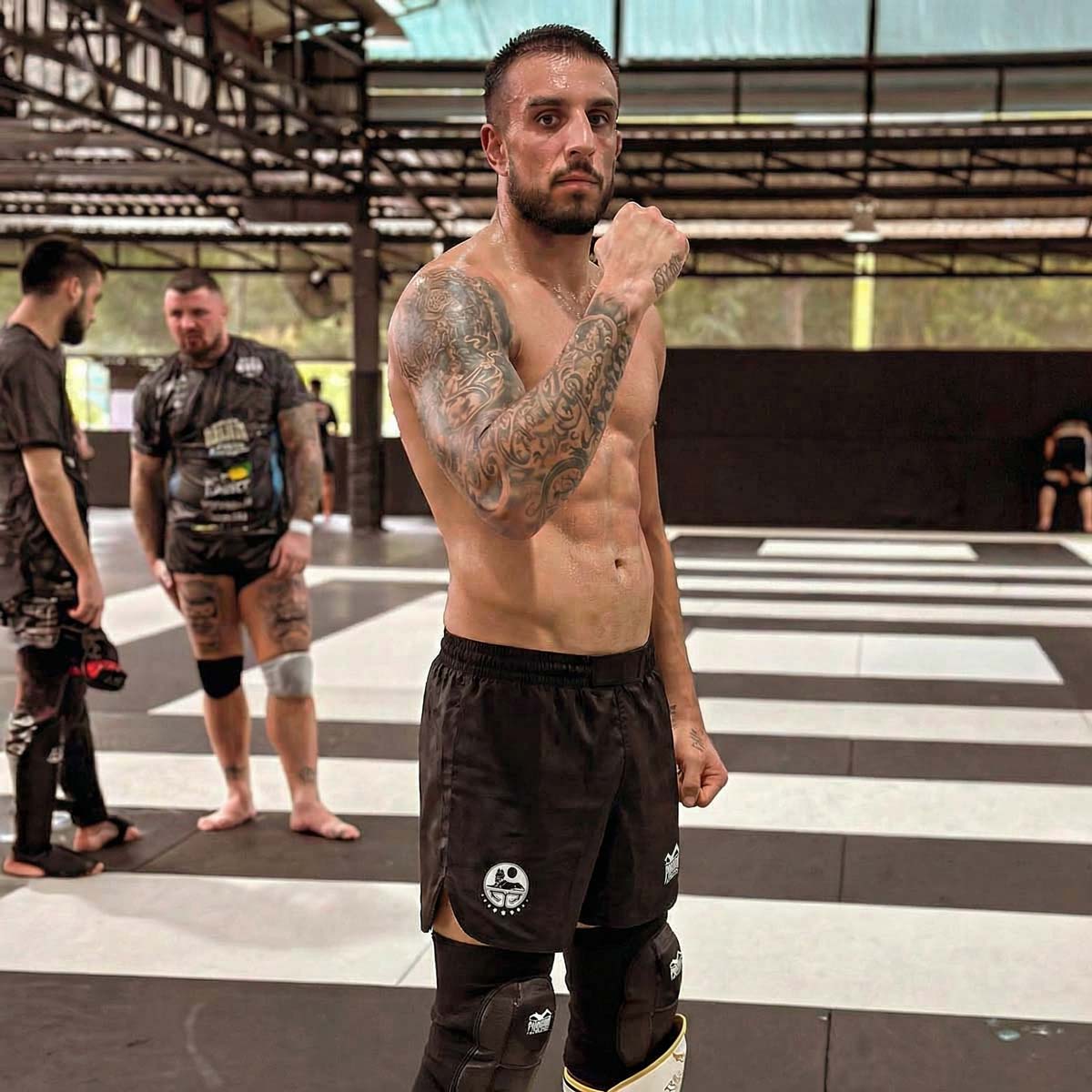 Fightshorts FUSION-R - Team Chechnya - Schwarz