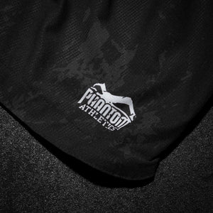 Mit dem seitlichen Schlitz und dem sportlichen Schnitt bieten die Fusion-R Diablo Shorts von Phantom Athletics ideale Voraussetzungen für dynamische Trainingseinheiten. Ob Muay Thai, MMA oder funktionelles Athletiktraining – du bist immer voll beweglich.