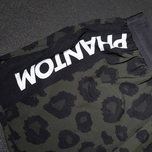 Fightshorts mit markantem Camo-Jaguar-Design und elastischem Bund für optimalen Sitz. Ideal für explosive Techniken im Brazilian Jiu-Jitsu, MMA oder Sparring.