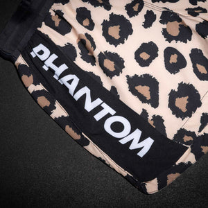 Stylische Fightshorts im Jaguar-Style für Kämpfer, die mit Power und Präzision überzeugen wollen. Leicht, flexibel und bereit für jede Herausforderung auf der Matte.