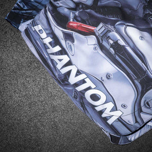 Dank des seitlichen Schlitzes und des leichten, elastischen Materials kannst du dich mit diesen Phantom Fightshorts frei bewegen. Ideal für explosive Kicks, schnelle Takedowns und intensive Grappling-Runden.