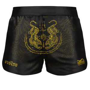 Phantom Athletics Fightshorts Fusion Muay Thai Schwarz/Gold – hochwertige Muay Thai Shorts für maximale Beweglichkeit und Komfort bei Kicks, Clinch und Sparring. Ideal für intensives Kampfsporttraining.