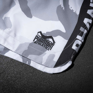 Ob im Muay Thai, MMA oder Brazilian Jiu-Jitsu – diese Fightshorts bieten dir perfekten Sitz und optimale Beweglichkeit. Entwickelt für anspruchsvolle Kampfsportler.