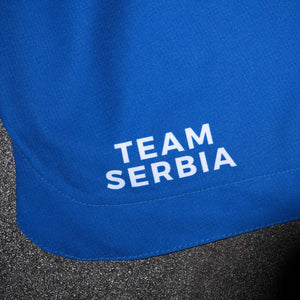 Phantom Athletics präsentiert mit den Fusion-R Fightshorts im Team Serbia Design eine hochwertige Wahl für ambitionierte Kampfsportler. Der athletische Schnitt und das strapazierfähige Material garantieren optimale Performance bei jedem Training.