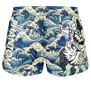 Phantom Athletics Fightshorts Fusion Tsunami, ideal für Kampfsportarten wie MMA, Muay Thai und Grappling. Leichtes und flexibles Design unterstützt schnelle Bewegungen und Kicks.