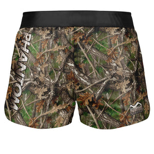 Die Fightshorts Fusion R im Woodland-Muster von Phantom Athletics kombinieren robustes Material mit stylischem Camouflage‑Design – ideal für intensives Muay Thai, MMA und Grappling‑Training. Sie bieten maximale Bewegungsfreiheit, Strapazierfähigkeit und professionellen Look für ambitionierte Kampfsportler.