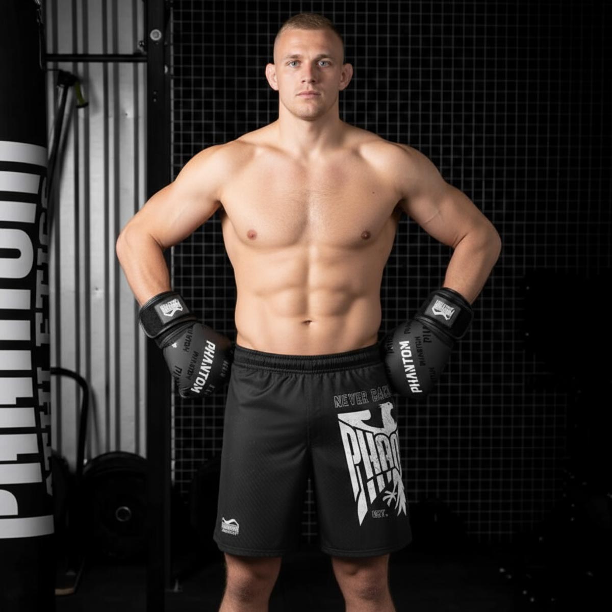 Die Fightshorts EVO Germany von Phantom Athletics verbinden Markenqualität mit maximaler Bewegungsfreiheit – perfekt für Sparring, Wettkampf und Trainingssessions im Kampfsport.