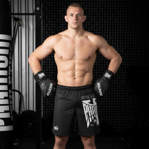 Die Fightshorts EVO Germany von Phantom Athletics verbinden Markenqualität mit maximaler Bewegungsfreiheit – perfekt für Sparring, Wettkampf und Trainingssessions im Kampfsport.