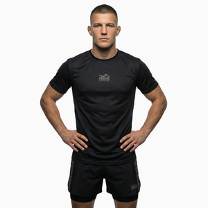 Hochwertiges Kampfsport-Trainingsshirt von Phantom Athletics für Boxen, Kickboxen und Jiu-Jitsu, das leicht, reißfest und elastisch für maximale Bewegungsfreiheit ist.