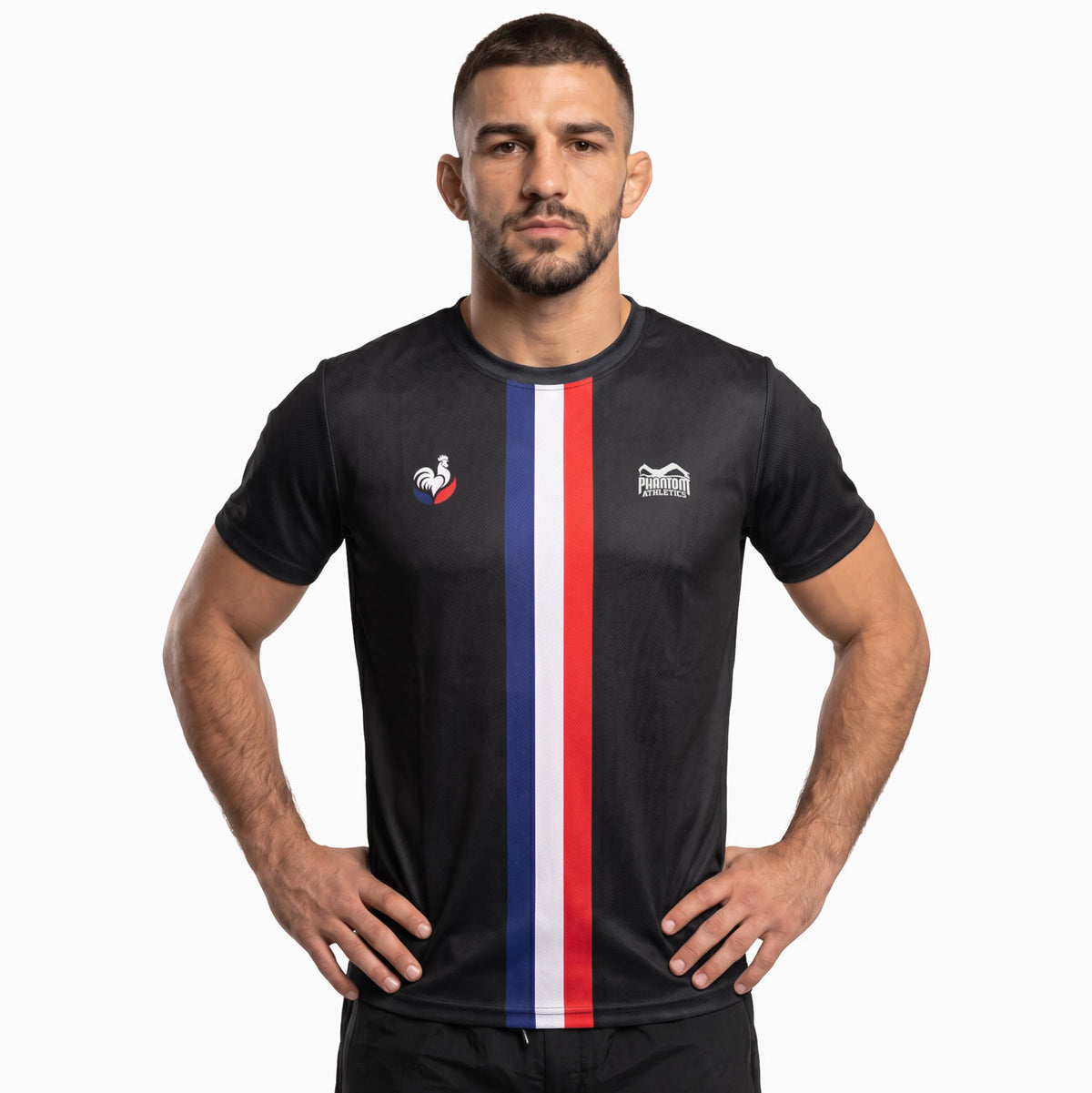 Das Phantom Athletics Training Shirt EVO Team France verbindet sportliches Team-Design mit funktioneller Performance für anspruchsvolle Kampfsportler. Das atmungsaktive Material eignet sich ideal für MMA, Boxen, Kickboxen und Muay Thai und sorgt auch bei intensiven Einheiten für hohen Tragekomfort.