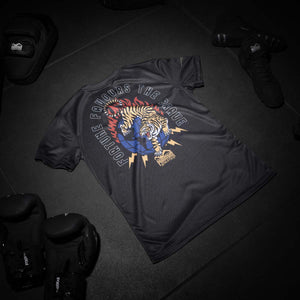 Mit dem EVO Tiger Domination Shirt trainierst du komfortabel und leistungsstark. Phantom Athletics setzt auf hochwertige Materialien, damit du im Gym oder Sparring Bestleistungen bringen kannst.