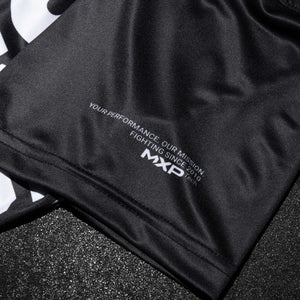 Strapazierfähig, schnelltrocknend und formstabil – das Phantom Athletics Training Shirt Evo Plus „Supporter“ ist ein verlässliches Trainingsteil für ambitionierte Sportler im MMA, Kickboxen oder Fitness-Kampfsport.