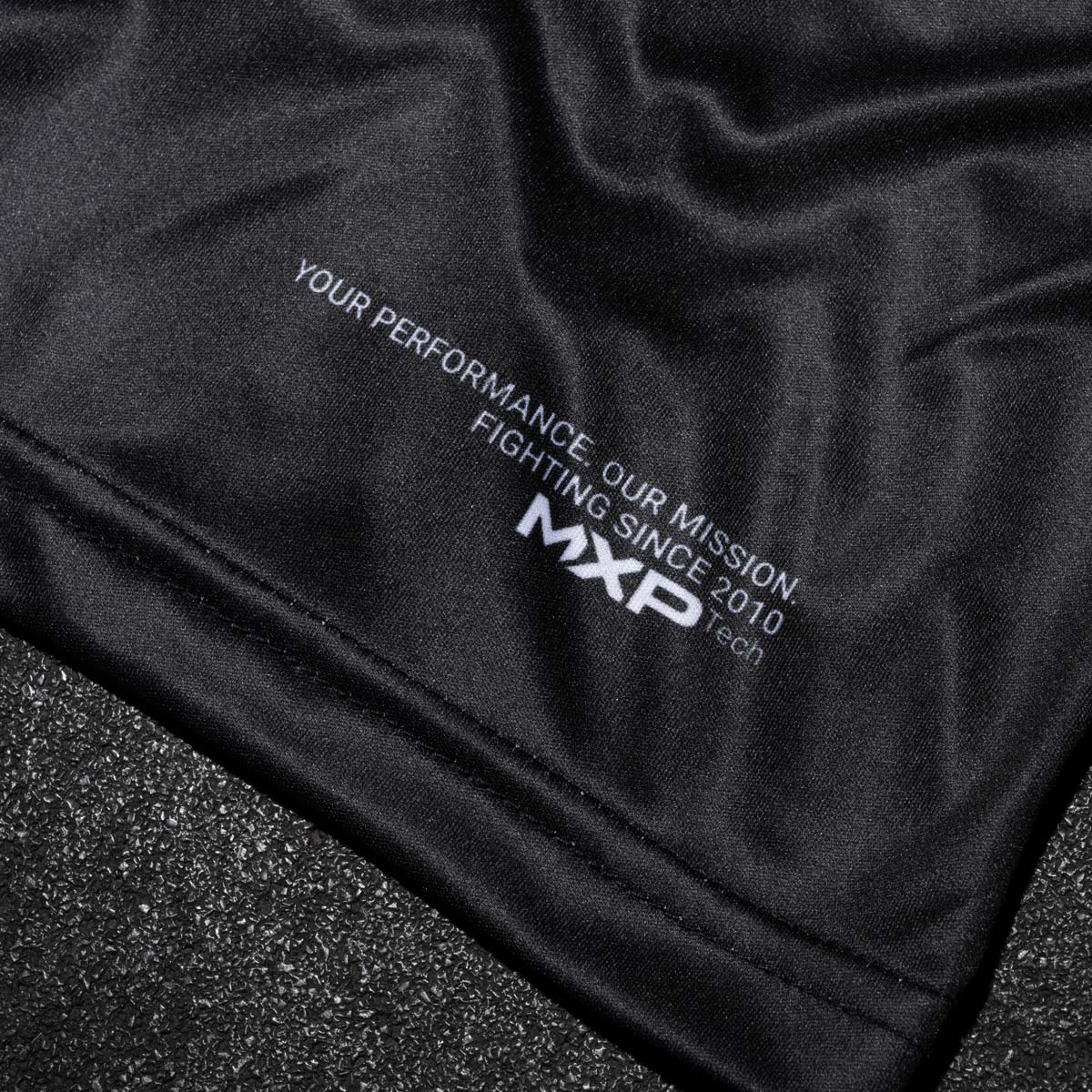 Phantom Athletics Training Shirt Evo „German Eagle“ ist ein funktionales Fight-Shirt, das dank interlock MXP-Material und patriotischem Design den Spagat zwischen Komfort und Ausdruckskraft beherrscht