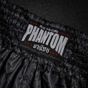 Muay Thai Shorts für ambitionierte Fighter – ideal für das Training im Ring, am Sandsack oder im Sparring. Das flexible Material sorgt für Komfort und maximale Beweglichkeit bei jedem Kick.