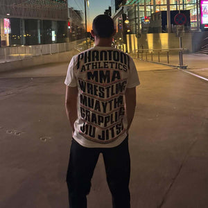 Phantom Athletics Training Shirt Evo „MMA Sports“ Black – •leichtes, atmungsaktives MXP-Tech-Material für maximalen Komfort beim MMA-Training. •Optimiert für Kampfsportarten wie Jiu-Jitsu, Kickboxen oder Grappling.