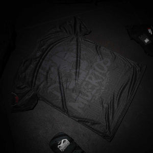 Leichtes Performance-Shirt von Phantom Athletics im Mexiko-Stil für MMA, BJJ oder Muay Thai. Funktionelles Design trifft auf kulturellen Ausdruck – perfekt für dein nächstes Kampfsport-Workout.